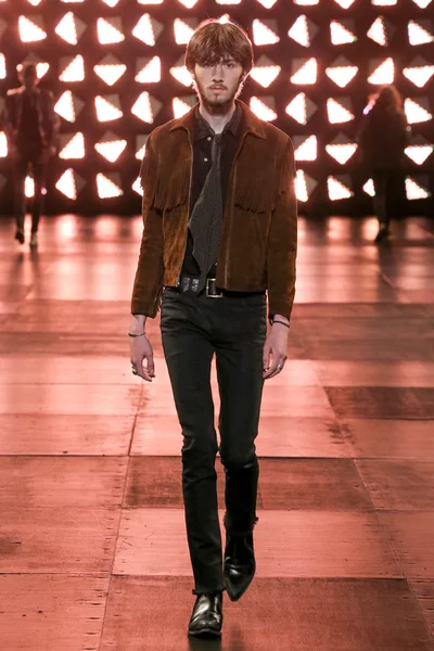 Look 39